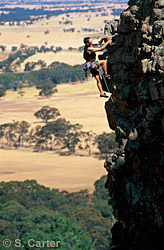 Louise Shepherd leading pitch five of the classic Bard (12, 120 metres), Mount Arapiles.
